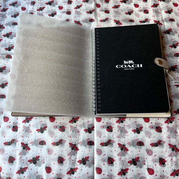 🪲🐌🐞 COACH NOTEBOOK WITH CREATURE PRINT 🐞🐌🪲 NWT 🪲🐌🐞 - Picture 13 of 16